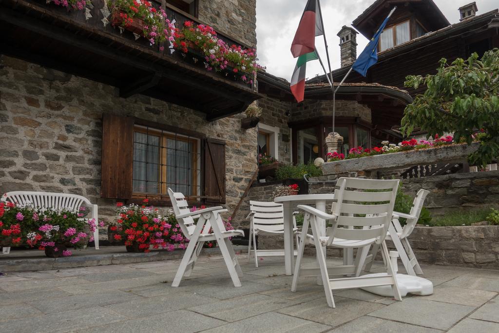 Petit Hotel Cogne Eksteriør bilde