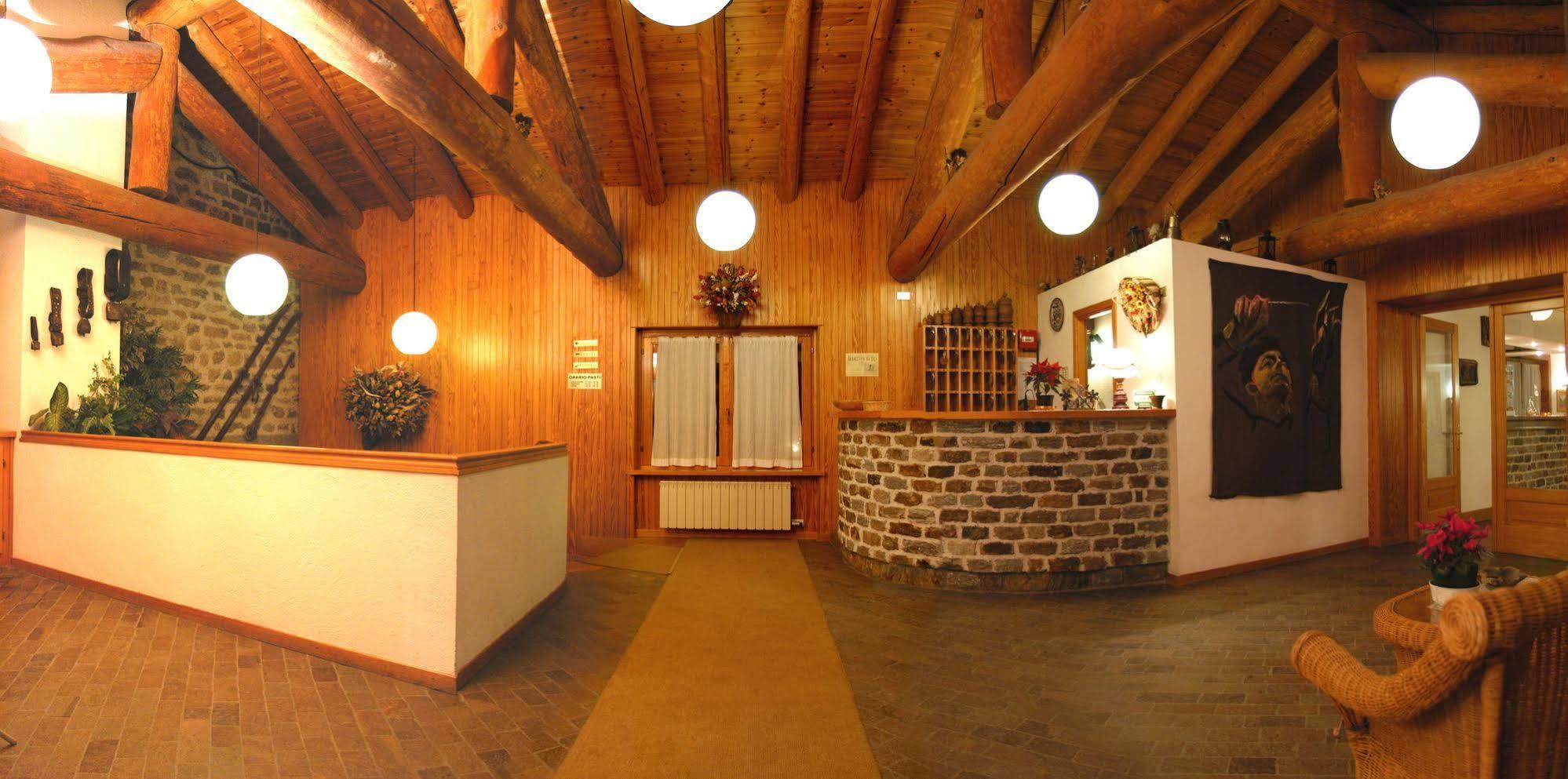 Petit Hotel Cogne Eksteriør bilde