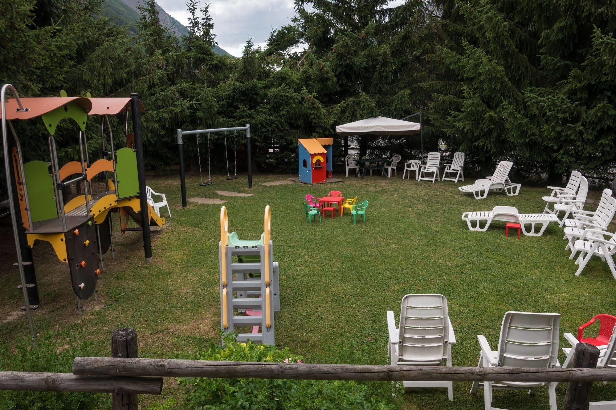 Petit Hotel Cogne Eksteriør bilde