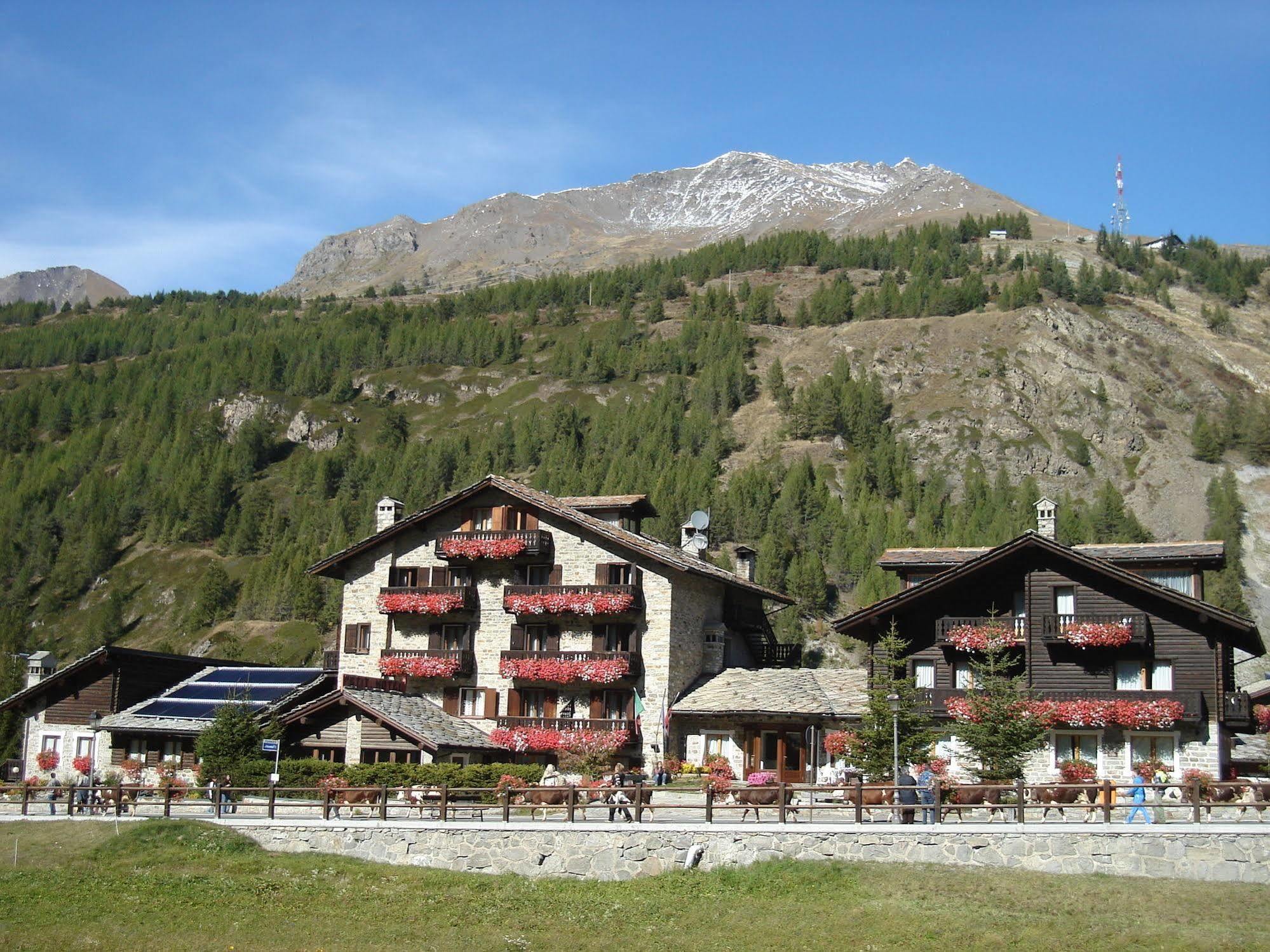 Petit Hotel Cogne Eksteriør bilde